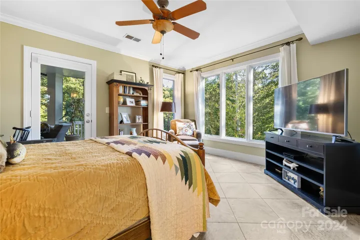 Finishedbasement includes 2 bedrooms, each w/ full baths & walk-in closets,