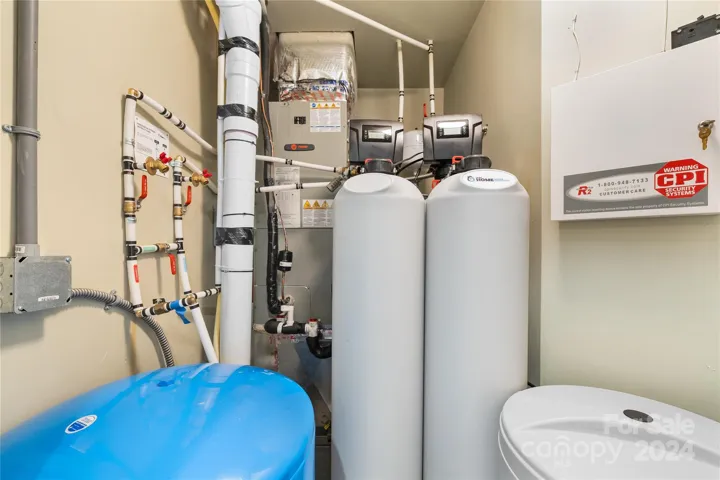 Whole-housewater filtration & softener system, Generac generator (never w/out power), & Trane HVACs (new mainlevel, 2018 upstairs).