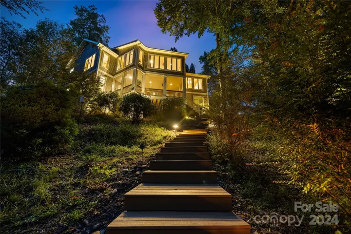 Permanent walkwaylighting.