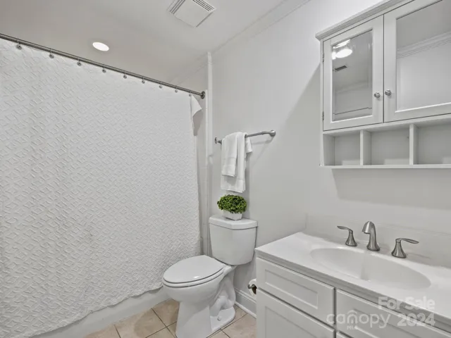 Full Bath 2