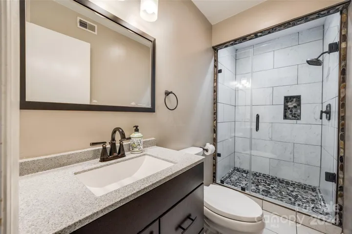 Full Bathroom #2