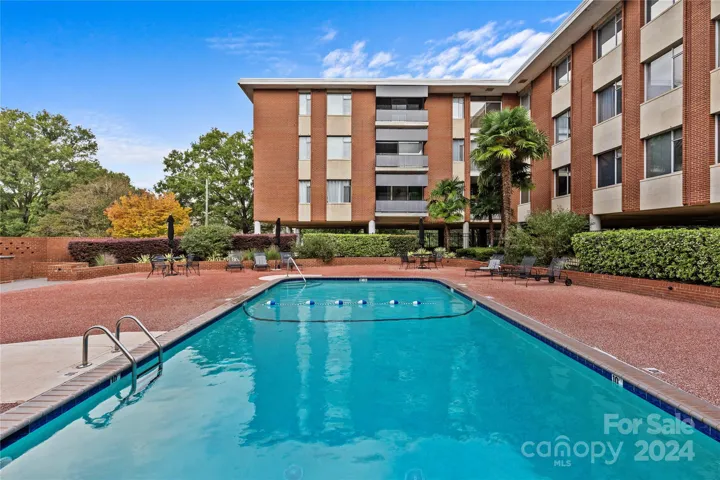 Community pool, plus outdoor bait-in grills and covered bocci ball court!