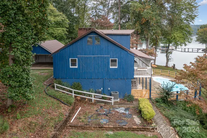 Driveways to both main level and basement level