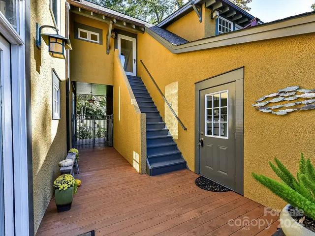 Private entrance to ensuite 1 upstairs garage door to the right.