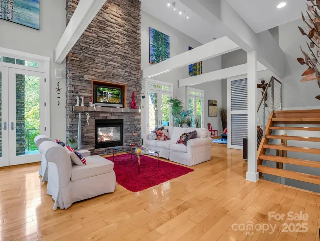 Maple Floors/Open Concept/Lots of Light