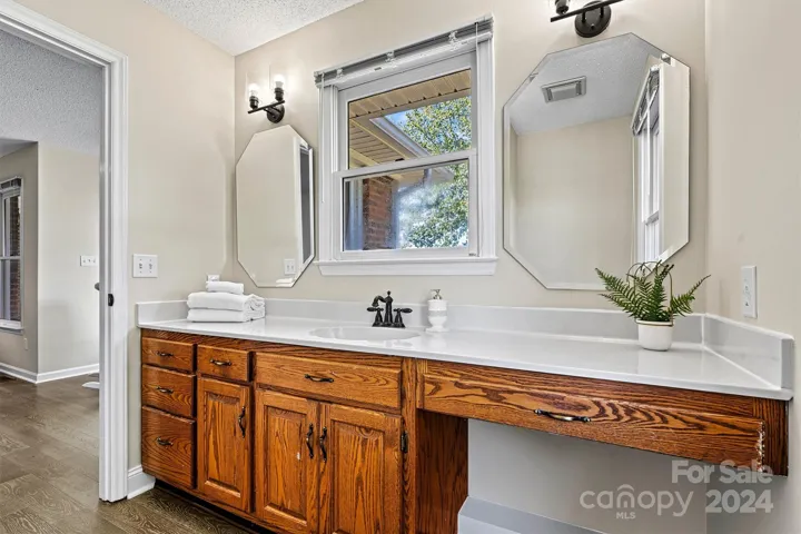 Primary bath with lake view