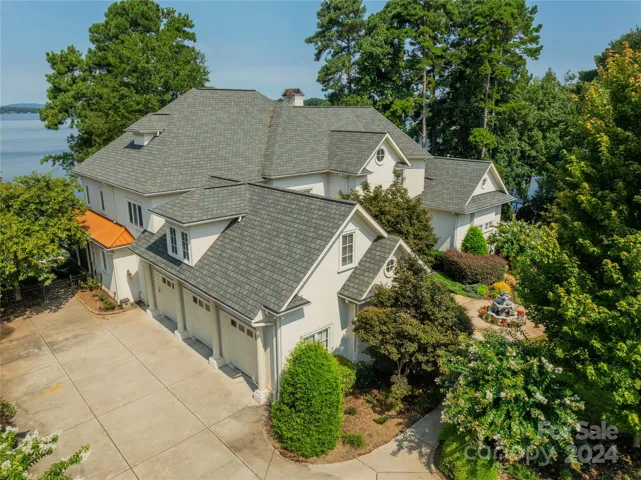 3 car side load garage with ample parking on the driveway