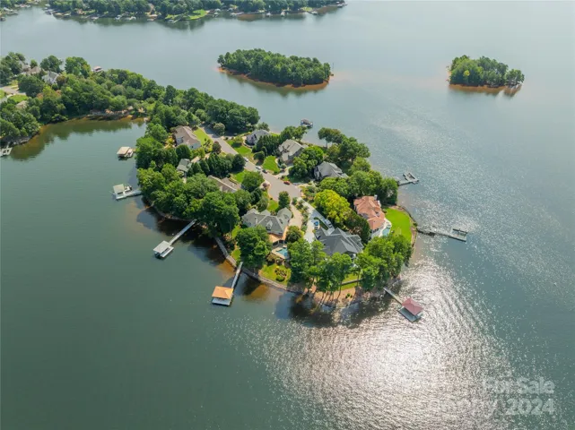 Overhead view, the home rests at the end of the peninsula on Bay Harbour