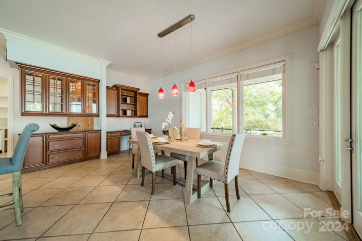 Breakfast area open to the kitchen