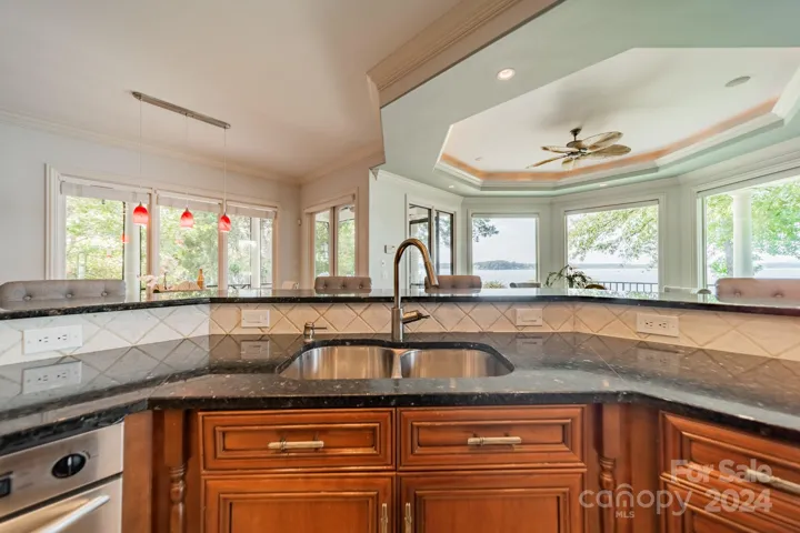 Look at wonderful lake views from your kitchen, counter seating