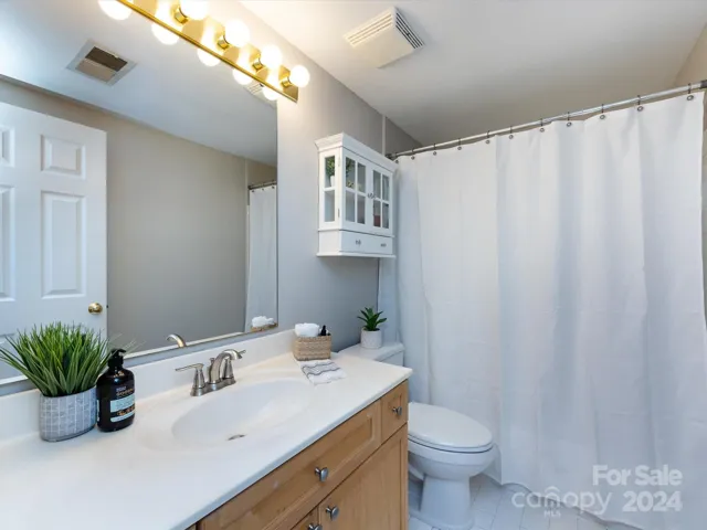 Full Bath with tub/shower & tile floors!