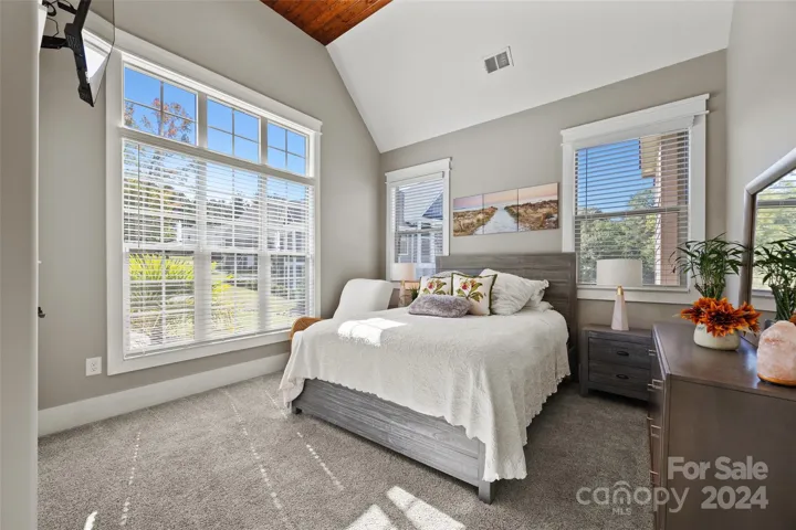 Main level guest room. Bedroom #2.