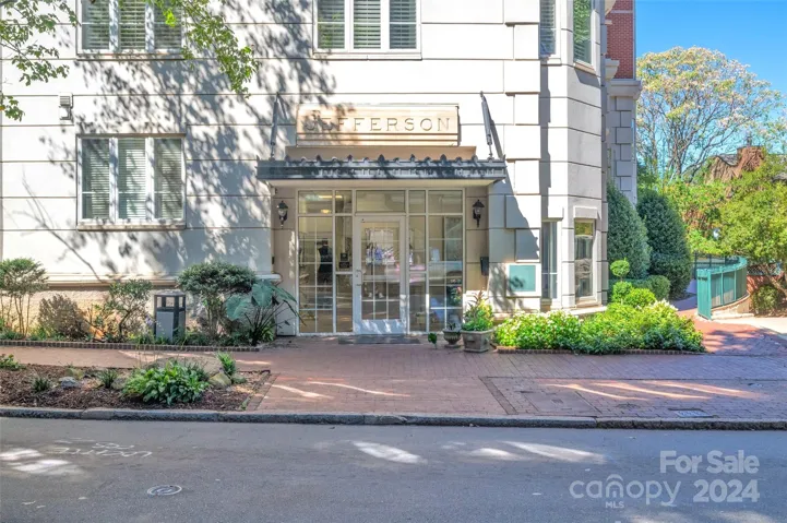 Jefferson Square Condominiums welcomes you.