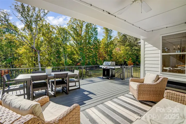 You’ll spend hours lingering over morning coffee, reading a book, or relaxing & enjoying the lake viewsfrom the covered back deck