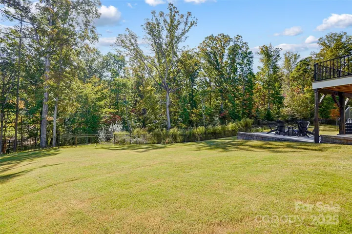 Spacious fenced yard
