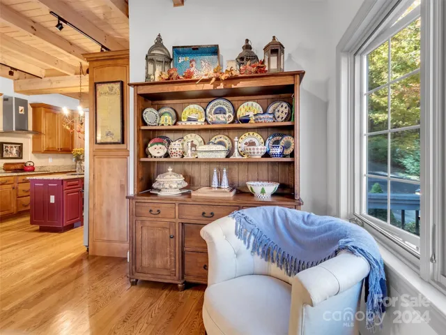 Sitting Area Off of Kitchen