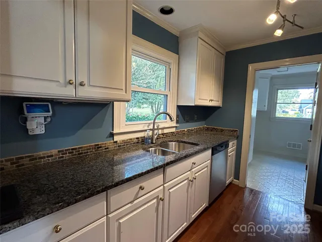 Lots of counter space