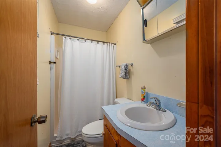 Primary Bath with Shower Stall