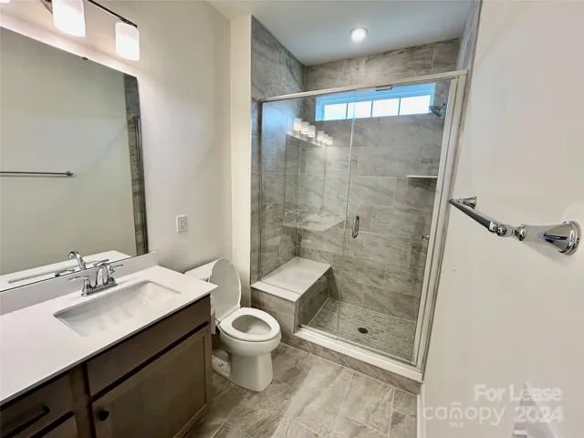 Prim Full Bath