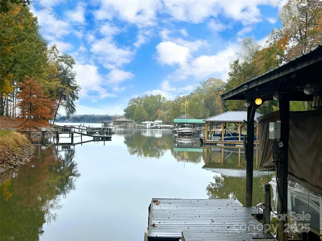 Welcome to 466 Lakeview Shores Loop - NO HOA