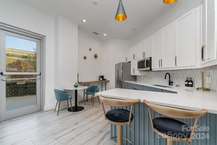 Kitchen in amenities area on 7th floor