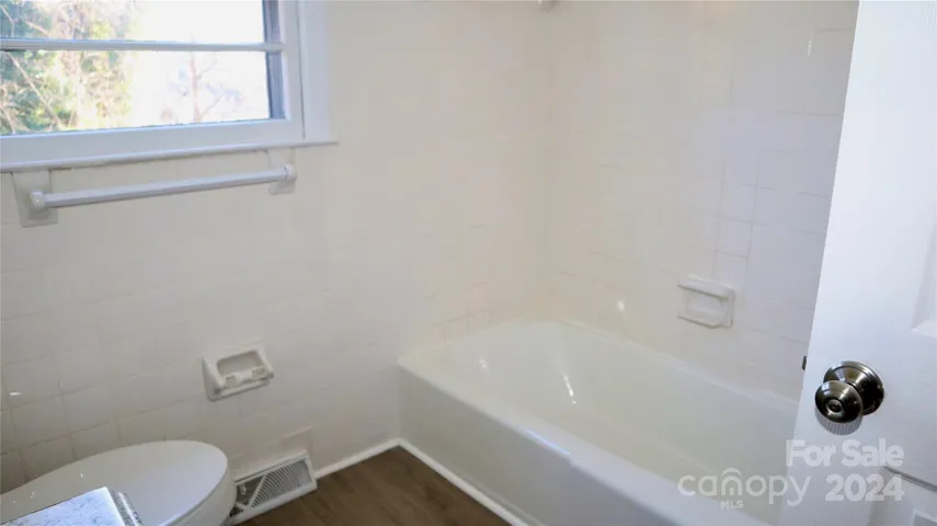 Upstairs tub