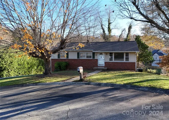 Front view of home.