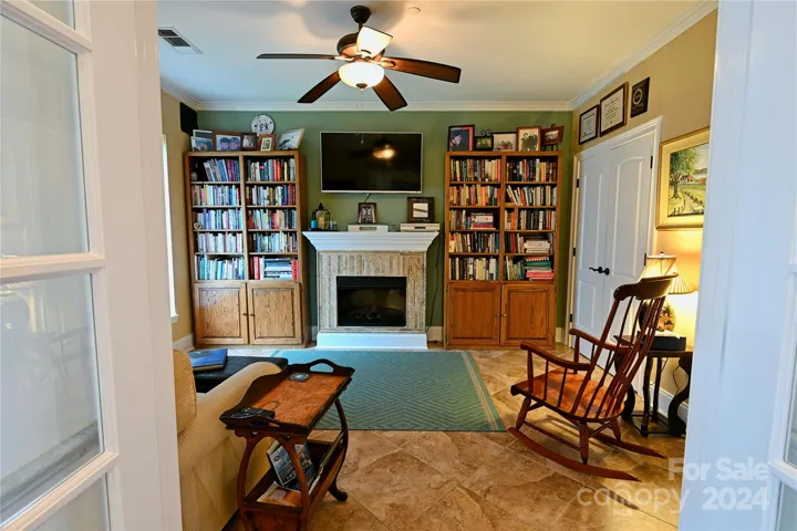 Den/Office/3rd Bedroom