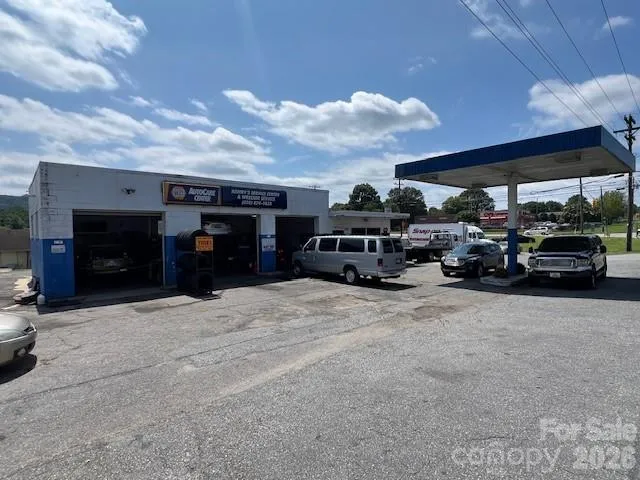 3-bay service garage
