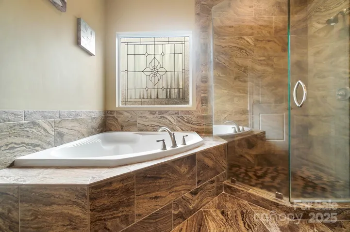 Soaking Tub & Separate Shower