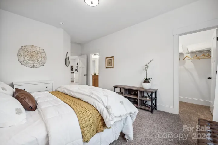 Connecting bathroom.