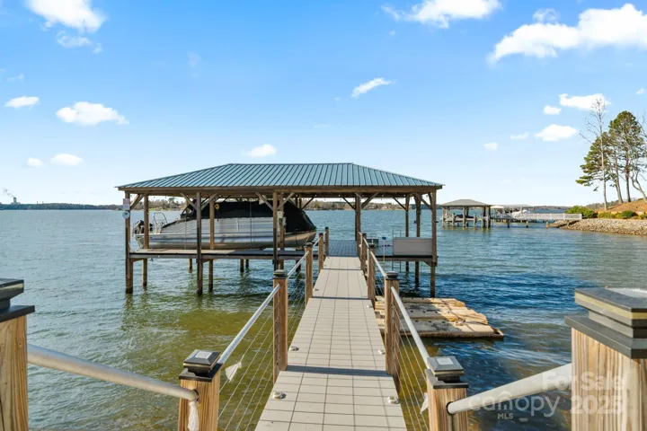 Enjoy everything lake life has to offer in Mooresville