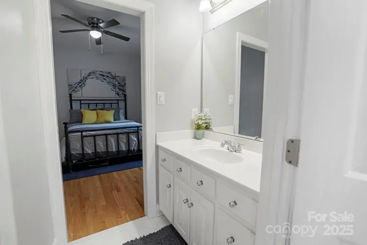 Private vanity