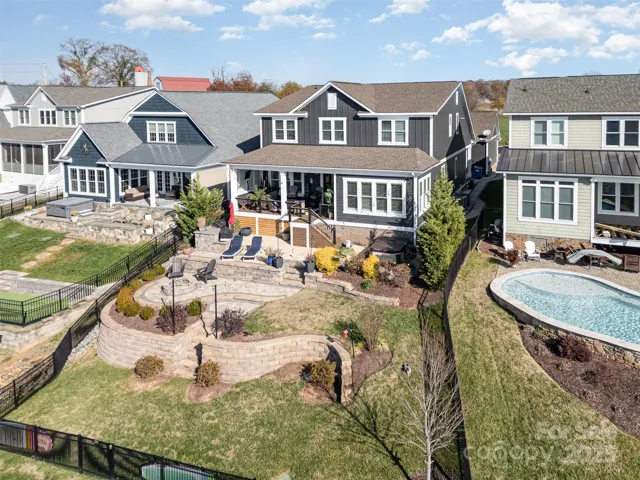 Oversized fenced in yard