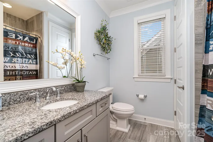 Full bathroom on second floor