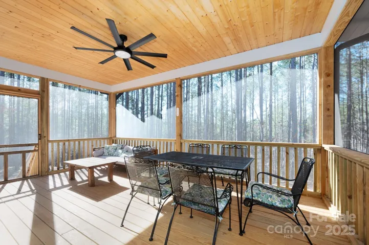 Large screened in Porch