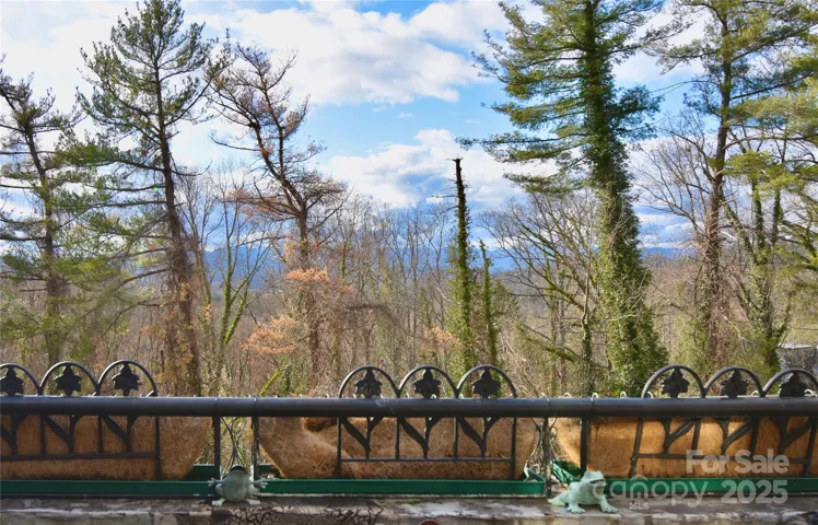 Longchamps only private terrace offers west-facing tree-scaped mountain views and beautiful sunsets.