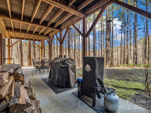 Dual fuel barbecue grill and Pit Boss outdoor propane smoker included!!