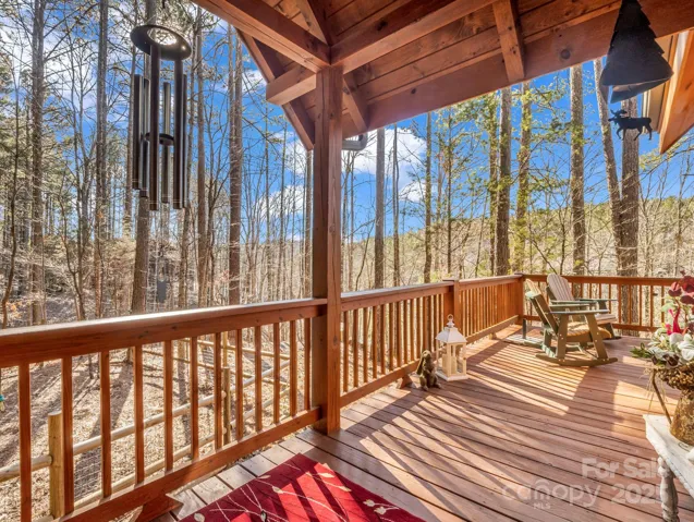 Over 787 sq ft of outdoor living space!