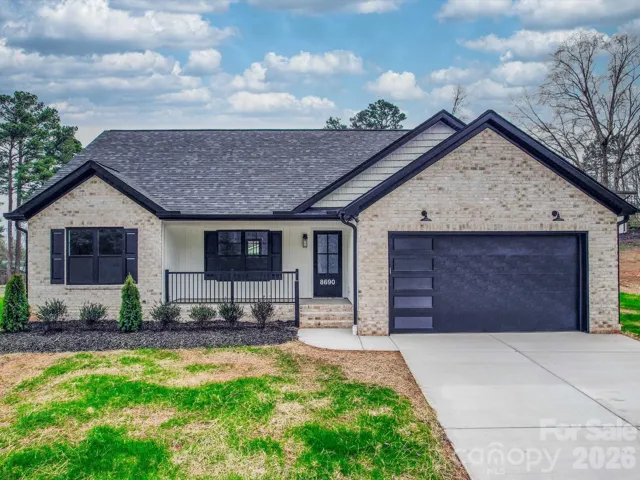 Beautiful home in quiet neighborhood in Mt. Pleasant