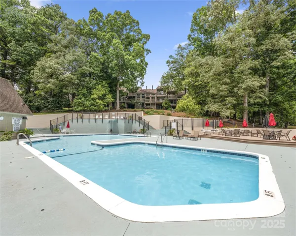 Bluff Villas Pool