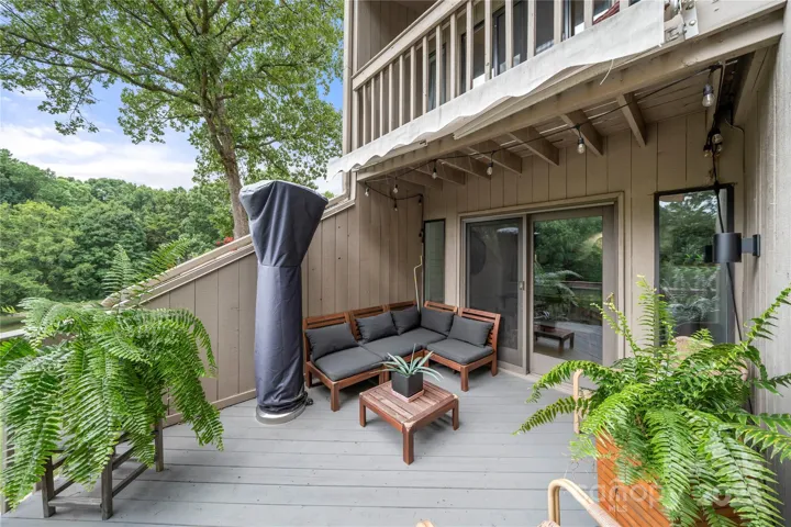 Oversized porch