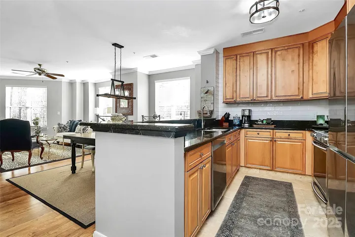 OPEN FLOORPLAN!