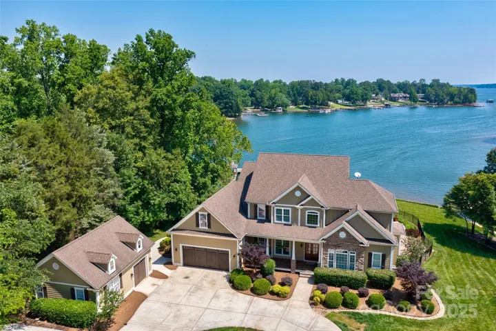 Exceptional Luxury Waterfront Property!