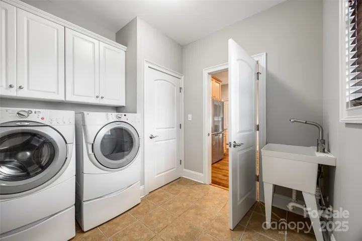 Laundry/mud room