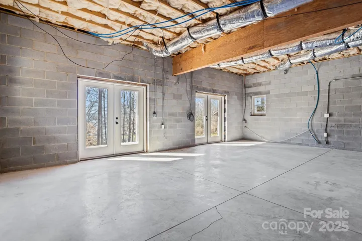 Huge basement with so many possibilities