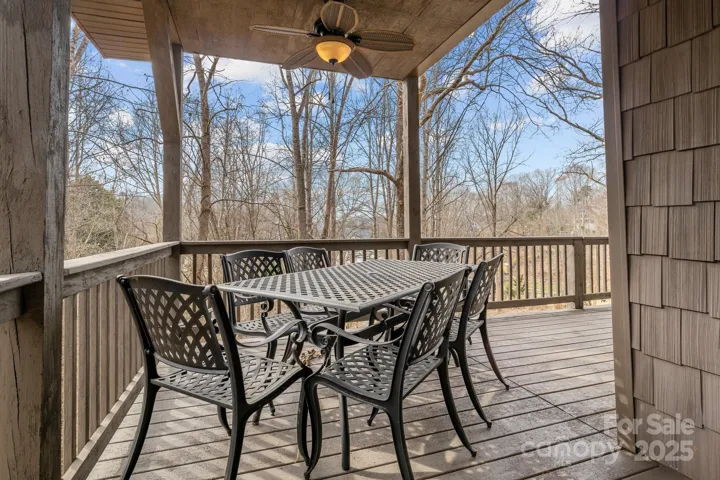 Dining alfresco on the deck