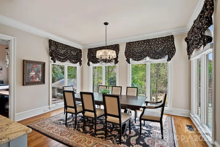 Breakfast area overlooking Lake