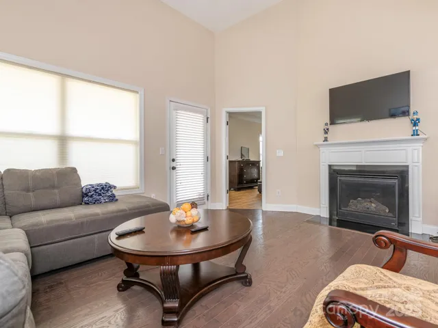 Living Room (primary bedroom entrance)