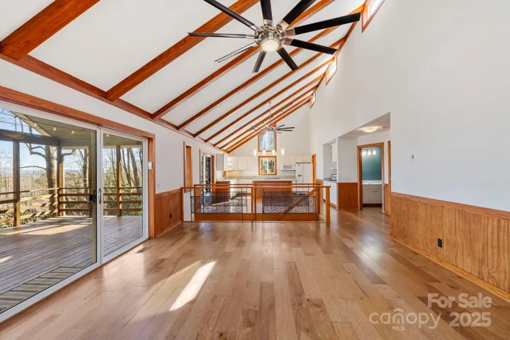 Such a open cheery space!